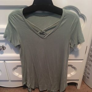 Adorable crisscross top💕